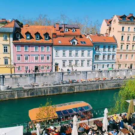 Riverside Mescanka Апартаменты *