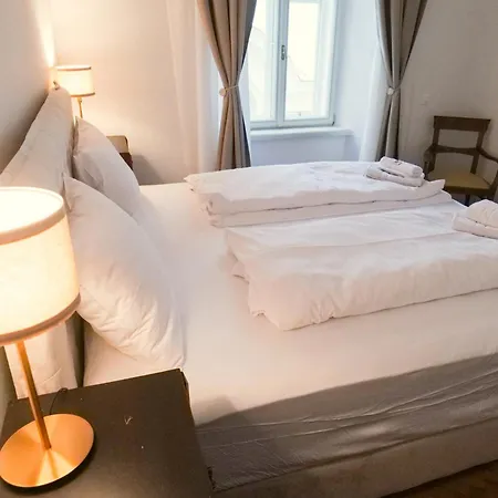 Апартаменты Riverside Mescanka