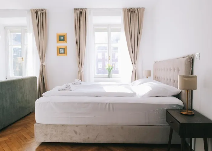 Riverside Mescanka Апартаменты