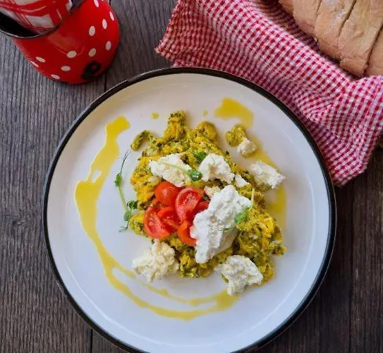 Апартаменты Riverside Mescanka