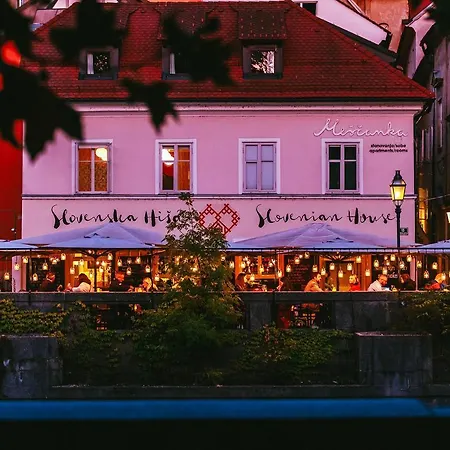 Riverside Mescanka Apartment *