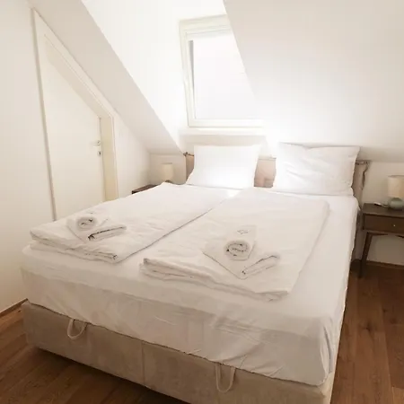 Riverside Mescanka Apartment *