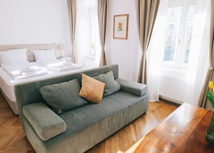 Riverside Mescanka Appartement *